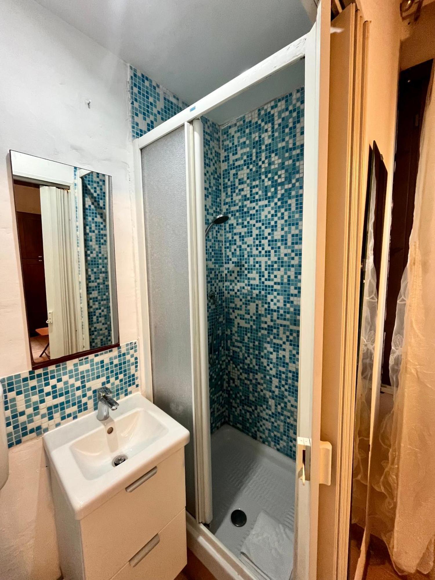 Mini Studio Very Central Close To The Train Station Florencia Exterior foto